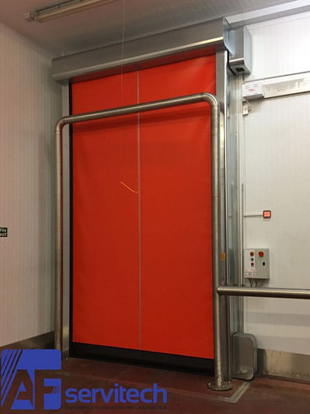 porte-frigorifere-industriali-bologna-reggio-emilia|creare-una-lama-d-aria|porte-con-chiusure-avvolgibili-per-magazzini-refrigerati-bologna|porte-frigorifere-2-air-bologna|chiusure-avvolgibili-con-ventilazione-reggio-emilia|porte-rapide-frigorifere-per-celle-reggio-emilia|sistema-anticondensa-con-insuflazione|pannello-di-controllo-per-auto-diagnosi